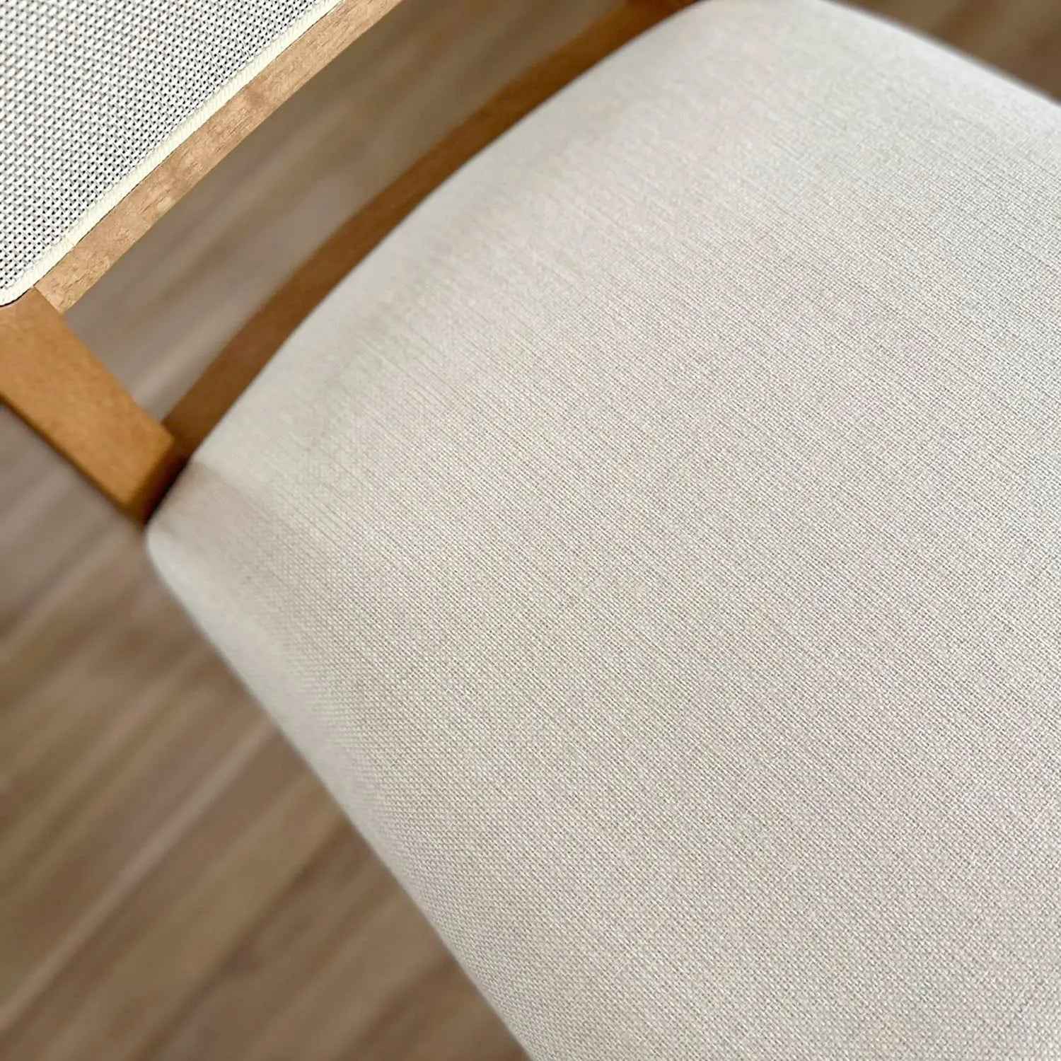 Reembalado - Cadeira Marla - Linho Off White c/ Natural